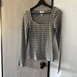 Long sleeve square neck stripped shirt ribbed scoop neck stretchy nwt medium